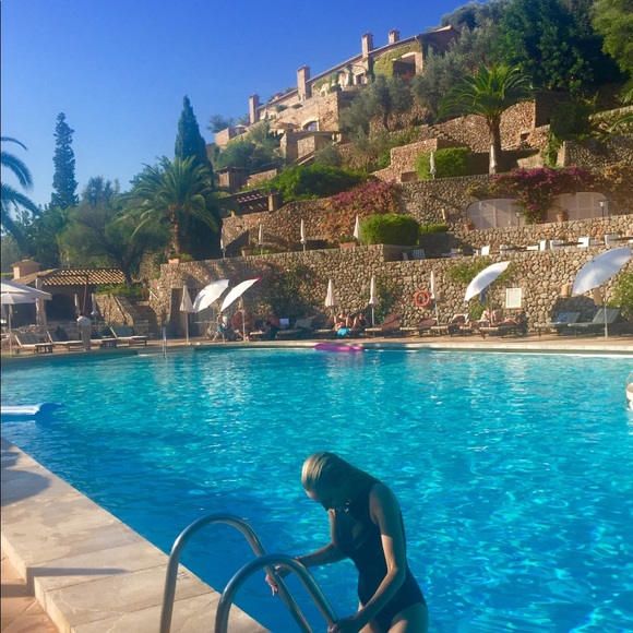 Meet your Posher, Amanda - Picture 7 of 9